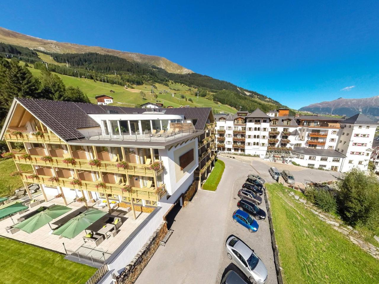 Natürlich Hotel mit Charakter Fiss Exterior foto